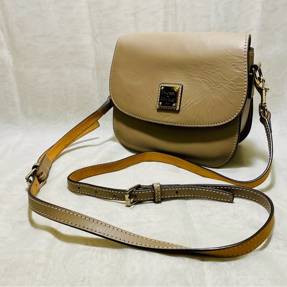 Dooney & Bourke Handbags - Dooney & Bourke Wexford Leather Saddle Crossbody Bag